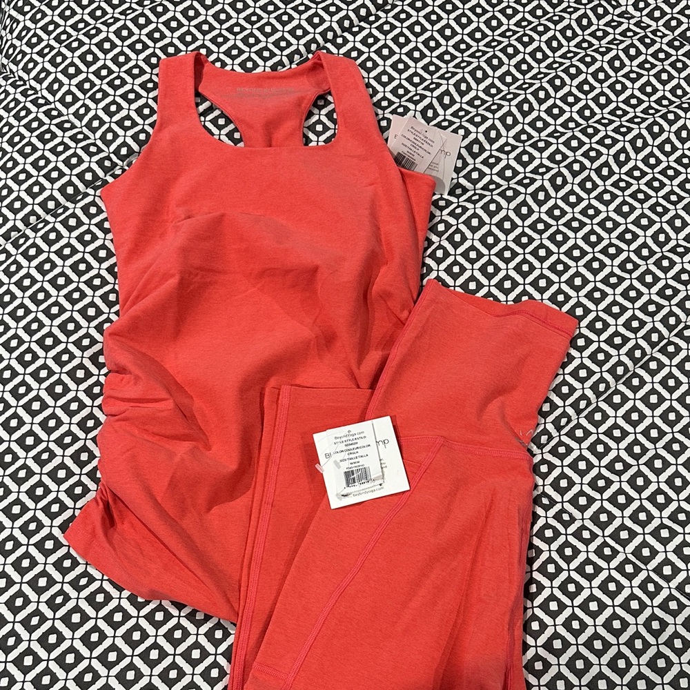 Beyond Yoga Coral Activewear Maternity Set
